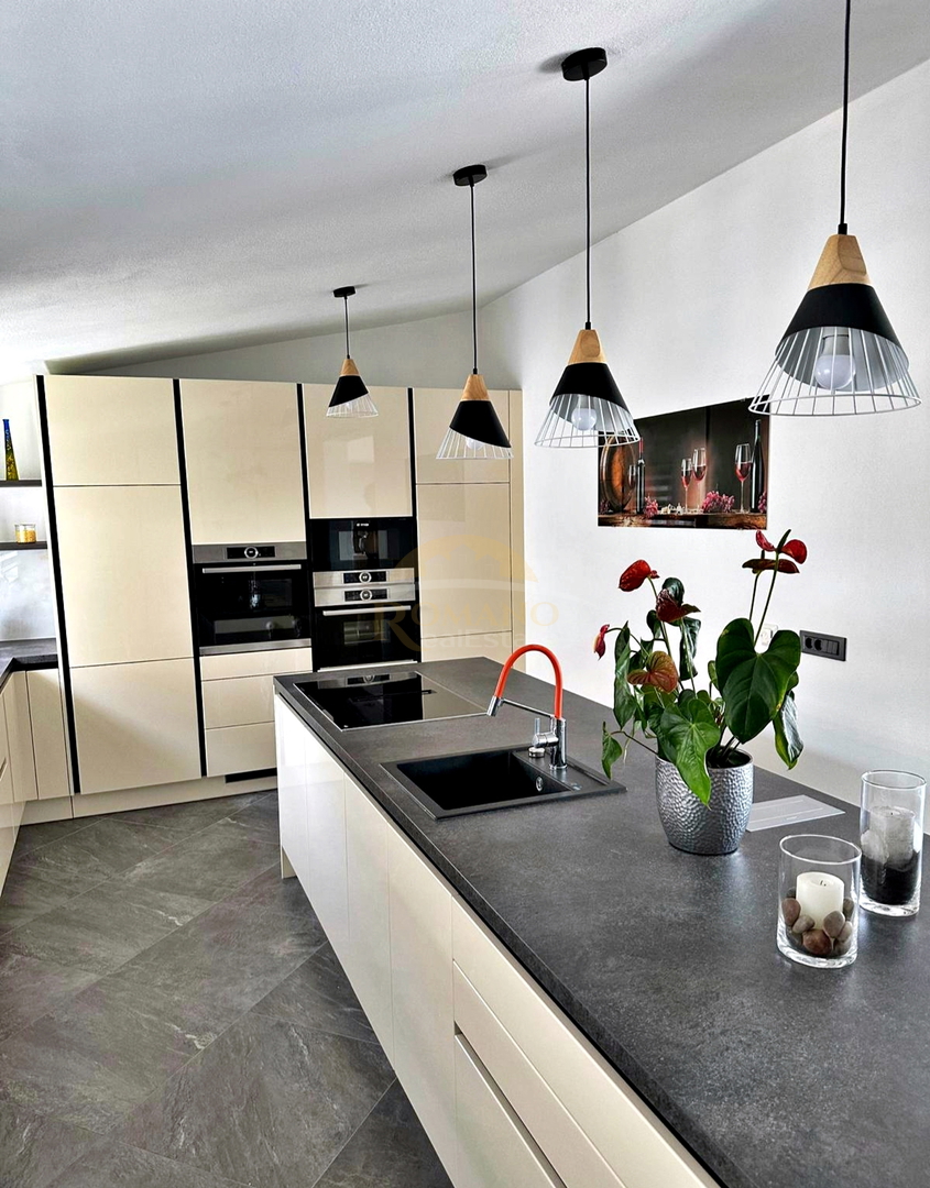 Casa finemente arredata a Čiovo/Okrug Gornji con splendida vista aperta